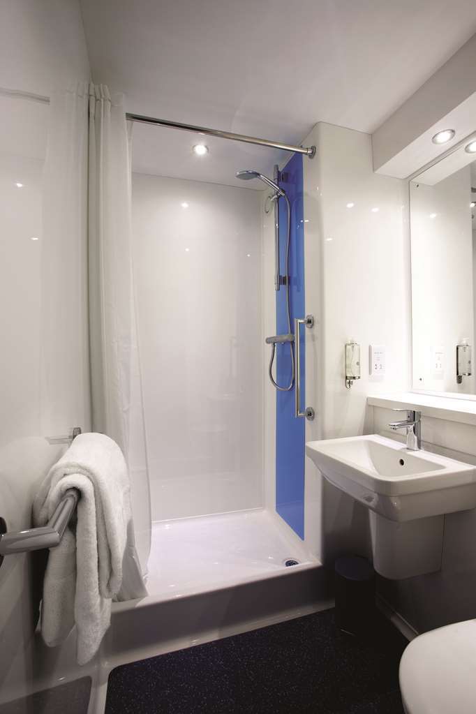 Travelodge Lutterworth レスター 部屋 写真