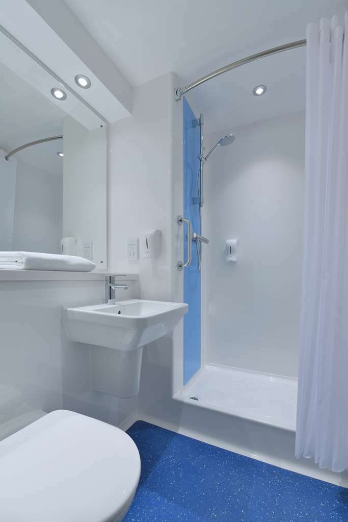 Travelodge Lutterworth レスター 部屋 写真